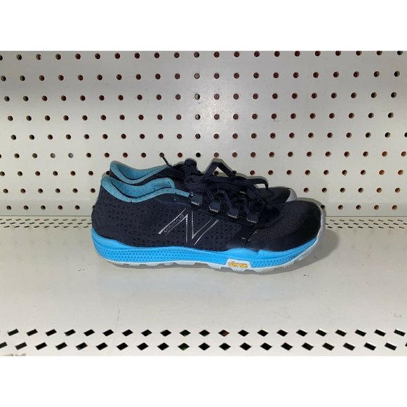 New Balance Minimus V4 Womens Athletic 